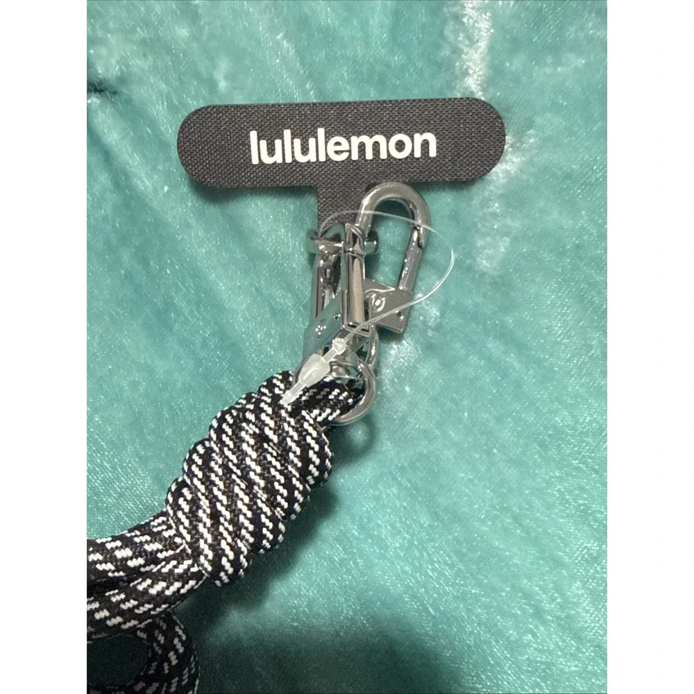 Lululemon Never Lost Crossbody Phone Strap Paracord Black White NWT